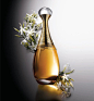 迪奥真我缪斯香水：全新女士香水| DIOR | DIOR : 全新真我缪斯香水，宛若无尽的繁花恣意盛放，感性香调组合迸发出一股新鲜的活力与醉人的气息，在线条曼妙的瓶身之中尽现女性魅力，歌颂一往无前的坚毅女性形象。