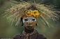 非洲原始部落奇异装饰：接近自然安静平和 : 奥莫山谷部落人在遥远的奥莫山谷，过着最接近自然的安静平和的生活。