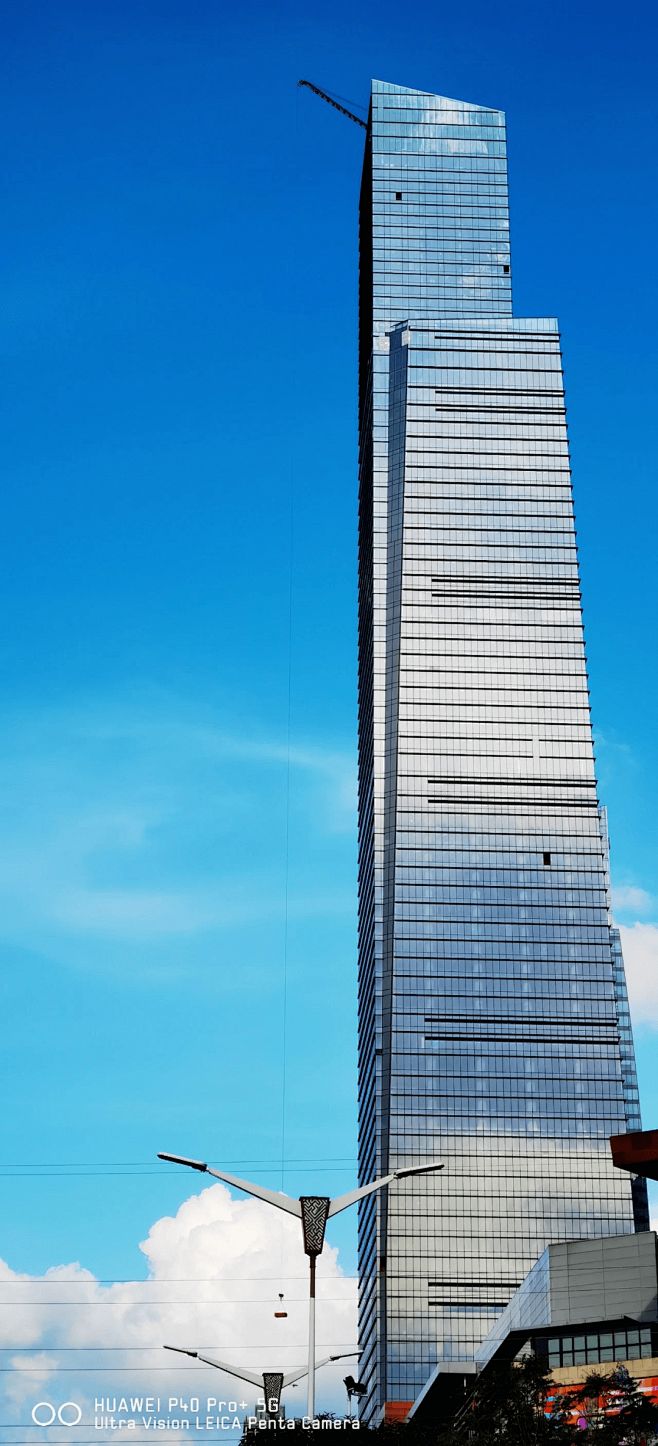003 广西华润大厦 （南宁）402.7...