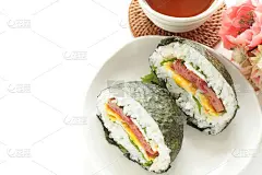 日本料理，午餐肉和煎蛋丸子