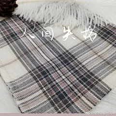                                                                                                         我来整理一下，我的观点是小裙子不该用文学名著来命名，电影名人名都不合适，因为那些名字背后本身就有公认的对应物和广泛价值，如果是创作理念灵感的来源那，或者是人物设定也，这些都是相关的，谁也不能不了解凭空就做出来吧。但是这条裙子确实是无关的却顶用了一个名字，尤其是《人间失格》 ​​​​...展开全文c  