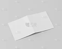 空白的双页折叠纸