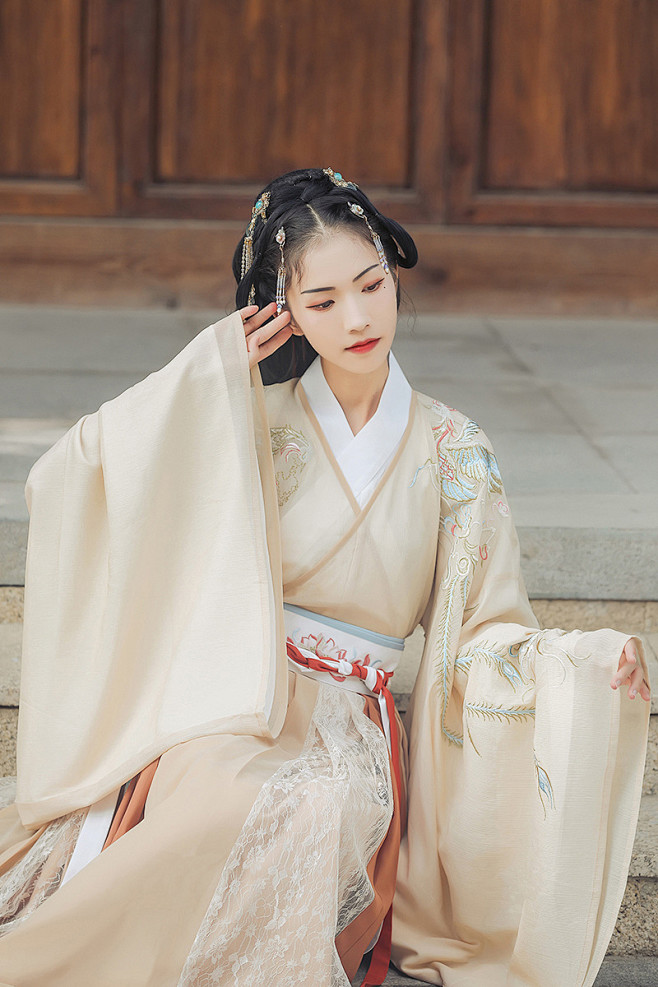 汉尚华莲出唐传统汉服女装刺绣交领大袖襦裙...