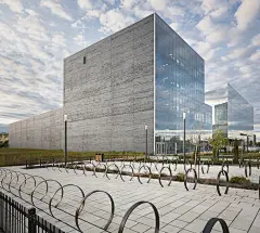 蒙特利尔大学MIL校区科学综合楼，加拿大 / Menkès Shooner Dagenais LeTourneux + Lemay + NFOE Architects : 在实验室和教学空间中整合最新的技术