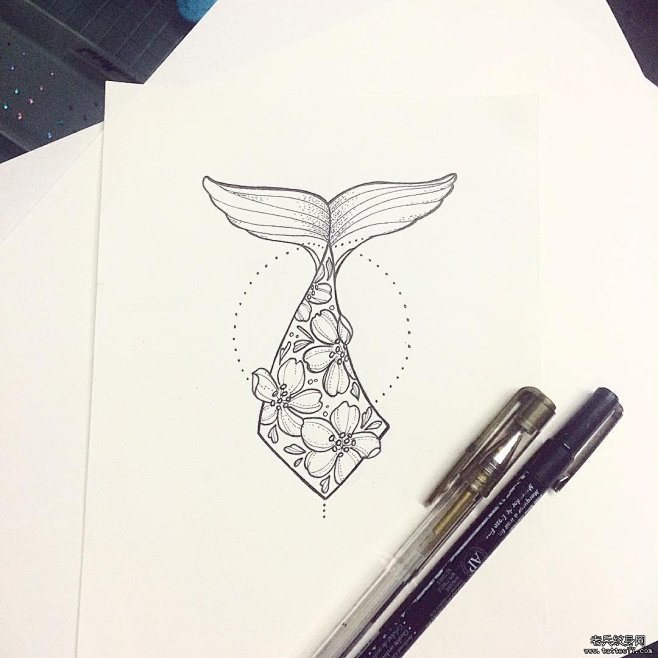 几何鲸鱼樱花个性纹身图案手稿