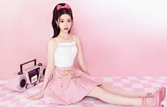 毛晓彤 粉色裙子4k美女壁纸