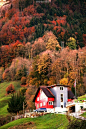 一个瑞士小镇的秋天，深山里清新宁静。