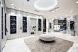 Manolo Blahnik 零售店 by Nick Leith-Smith,俄罗斯 – 莫斯科
西野设计培训官方微博地址：http://weibo.com/HEREdesigntraining  
专卖店设计官方QQ交流群：33393224
#专卖店设计# #鞋店设计# #时尚大牌# #创意展示设计# #室内设计#皮鞋# #设计# #高档风格# #女士鞋类#
