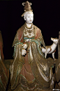 昨天《黑神话：悟空》最新预告片绝对要素炸裂：游戏里的这几座彩塑来源于山西泽州玉皇庙的元代二十八星宿彩塑（图1，虚日鼠、娄金猴、室火猪；图2，亢金龙），彩塑表情丰富，体态生动，衣纹流畅，艺术价值丝毫不亚于任何西方雕塑。
不得不感叹游戏美术团队的强大，就是不知道六老师看了会怎么想 ​​​​