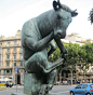 【世界上最具创意的城市雕塑】
——  巴塞罗那，坐牛雕塑