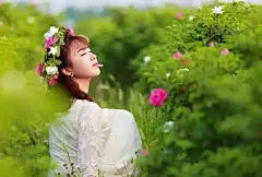 人生本无常，若胸中有丘壑，眼里无是非，便是活的坦然。我喜欢，让灵魂安静于一首歌的悠扬婉转。也喜欢，在平淡的生活中，沿着诗意的方向去欣赏美丽的风景。不惧年华老去，不怕世事无常。

　　其实，人之所以快乐，并不是因为拥有的多，而是因为计较的少。愿你从此，在最深的红尘里，做最快乐的自己，放下计较，从容安然。

　　世事本无常，生命中的一切，皆不可辜负。我不曾辜负自己，亦不曾辜负当下的每一天。不知不觉间，我恋上了安静，恋上了流年，恋上了在文字里着一袭水墨青花，醉其间。http://www.szwj72.cn/Ar