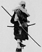日本平安时期（794-1185）的比叡山僧兵服装，拍摄于1916年。 来自starworldlab ﻿#pppoketresearch﻿ ﻿#Moodboard﻿ - 小红书