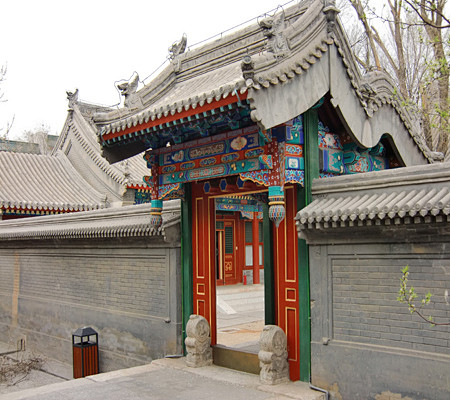 垂花门：是中国古代建筑院落内部的门，因其...