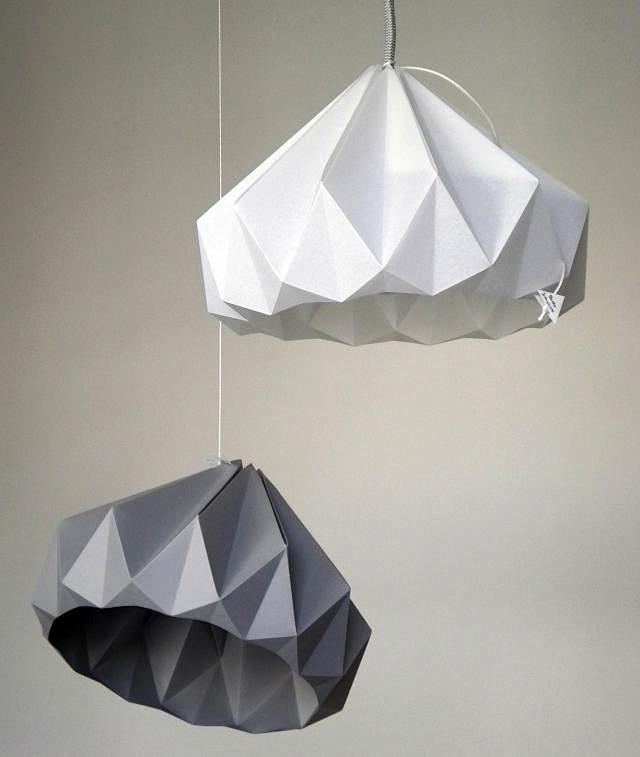 灵感源于日本折纸艺术，整个吊灯由一张纸叠...