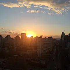日落时分，让人思绪万千。
