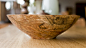 美国俄勒冈设计师、木匠Scott Trumbo及其工作室Heartwood bowls采用最好的工具和最先进的技术，使用坚实硬木生产各种视觉精美、手感超棒的木碗，力争成为顾客的一种“传”，这些木碗纹理精美，质感超棒，不愧是精良之作.