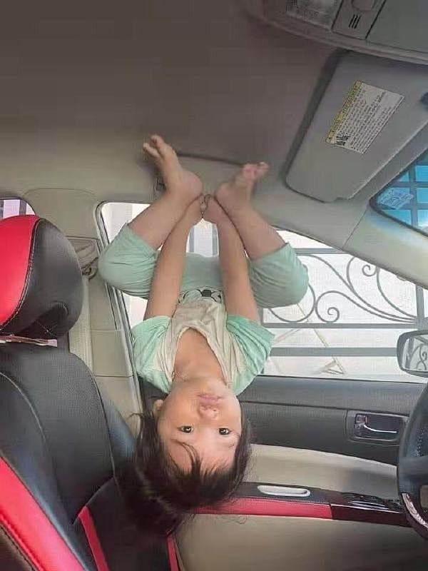 蜘蛛侠幼崽 被蜘蛛咬了