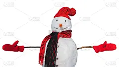 冬天的雪人戴着红帽子