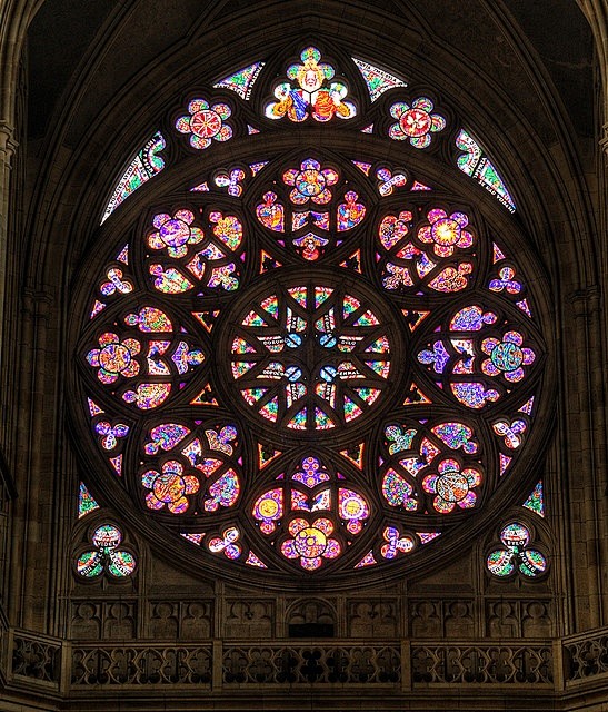 玫瑰窗（The rose window）...