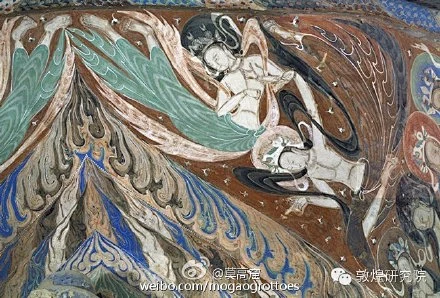 【敦煌飞天萌发期——西魏】西魏存十个洞窟，飞天数量骤增，三种飞天形式并存。一是西域式，光头深目，大鼻大耳；粗犷生动，线条有力。二是中原式，秀骨 ...