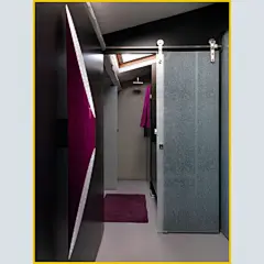 在佛罗伦萨一间公寓中，建筑师Matteo手绘了霸气的墙面作品。#采集大赛#