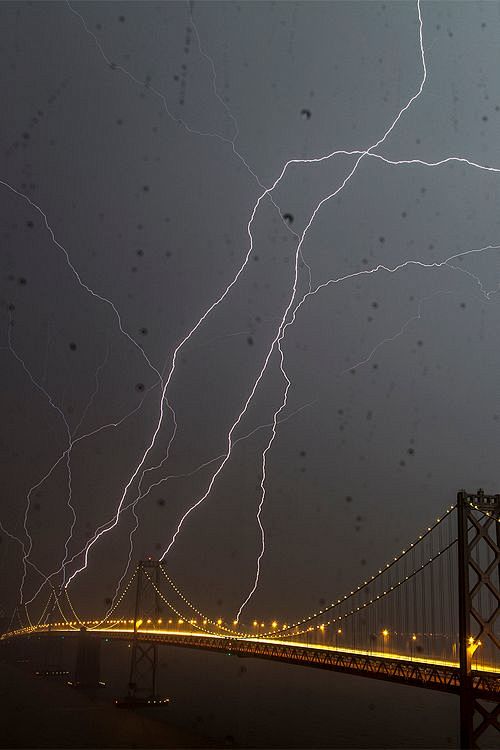 雷击，海湾大桥，旧金山