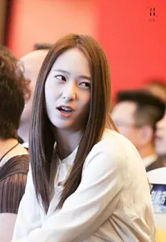 Krystal郑秀晶 一只行走的美萌表情包 ​​​​