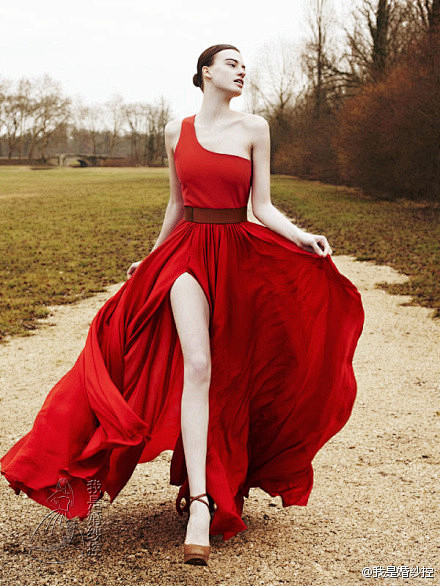 我是婚纱控：美翻掉的Lanvin红裙.....