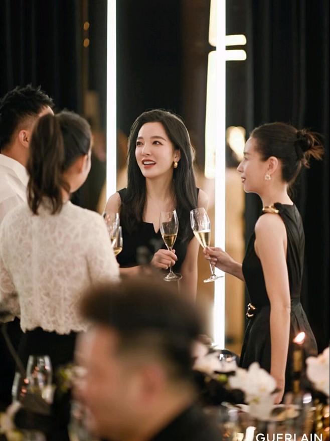 晚宴 酒会 自由交谈