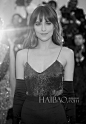 【最新图片】达科塔·约翰逊 (Dakota Johnson) 穿吴季刚 (Jason Wu)礼服亮相2014年Met Ball(Costume Institute Gala)！_图4_海报时尚网图片库