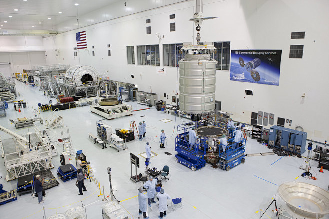 KSC-20160201-PH_SWW0...