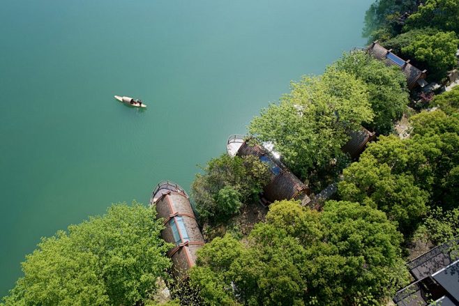 富春江畔的船屋 / 中国美术学院风景建筑...