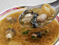 蚵仔面线 (台湾话： ?-á mī-sòa?)为台湾小吃中极具有特色的一种，主要原料为蚵仔（小牡蛎)和面线，蚵需先拌太白粉，但市面上也有许多是用大肠面线(tōa-tn?g mī-sòa?; 猪大肠和面线）来销售。 #采集大赛#