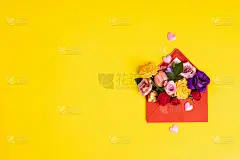 打开红色信封，黄色背景插花