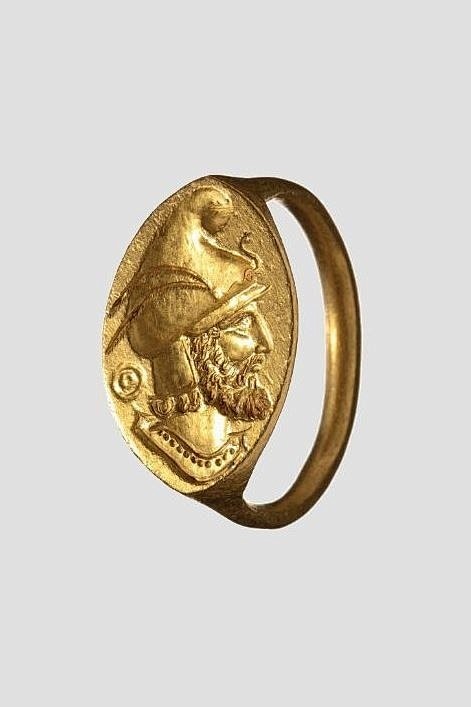 希腊公元前2-4世纪戒指，黄金，玻璃