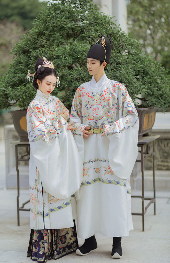 【香云轩】明制织锦蟒袍圆领袍女立领妆花长袄汉服马面裙龙袍婚服-淘宝网