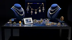 AI绘画_Prompts_joywei525_Trade_show_setup_for_jewelry_designer_company_bright__05896714-2f6b-4ca4-b66e-d62e218ff179_xpanx.com