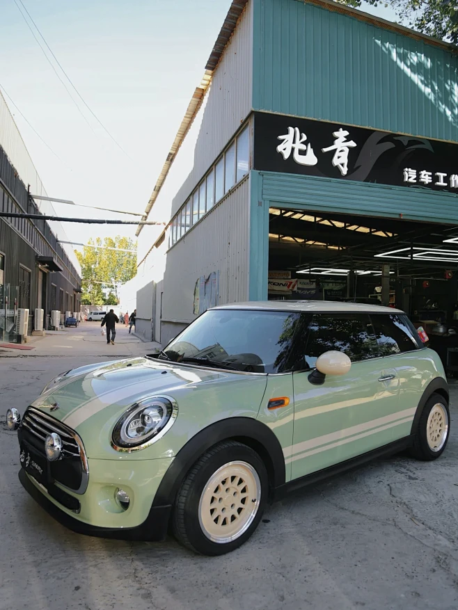 你敢信这是MINI最低配 丨就跟复古较上劲了-花瓣网