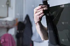 汽车窗户的着色。