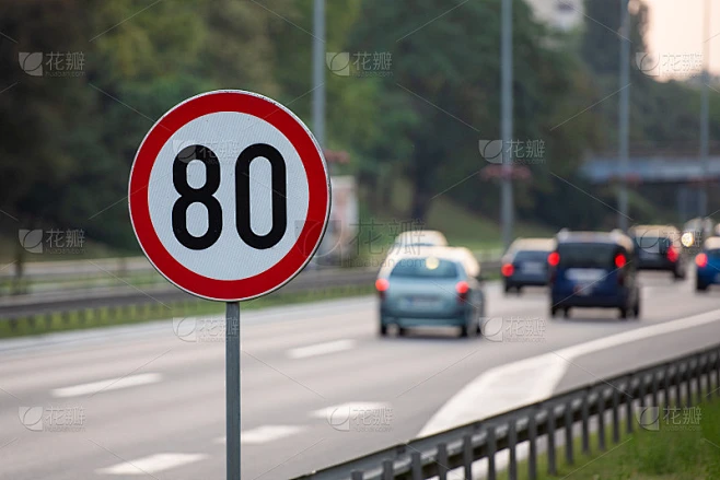 80km/h高速公路限速标志满是汽车素材-花瓣网