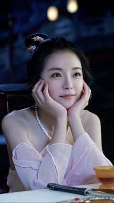 古装托腮或春心萌动或愁容思绪万千