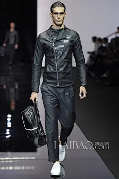 线条与色块交织的建筑感轮廓！Emporio Armani 2015春夏男装秀，海报时尚网带你亲临2015春夏米兰男装周_第9页_Emporio Armani