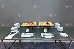 松饼,水果,甜食,桌子,办公室,工间休息,上菜,大量物体,周末活动,事件