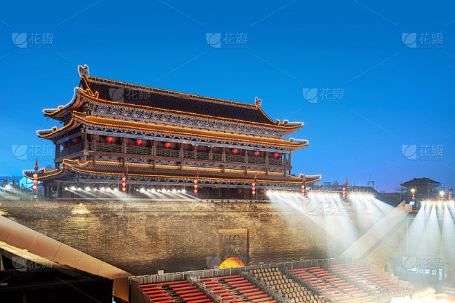 中国西安，明朝城墙，永宁门箭塔。翻译:“永宁门”