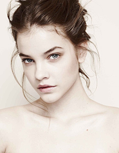 爬山虎S采集到Barbara Palvin 芭芭拉帕尔文