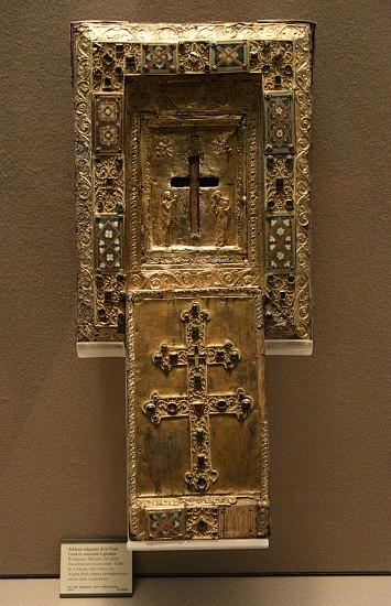 11世纪拜占庭真十字架圣物框架及机盖镀金银珐琅錾铜镀金和棕色漆巴黎