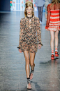 Anna Sui Spring 2017 Ready-to-Wear Fashion Show - Vogue : See the complete Anna Sui Spring 2017 Ready-to-Wear collection.