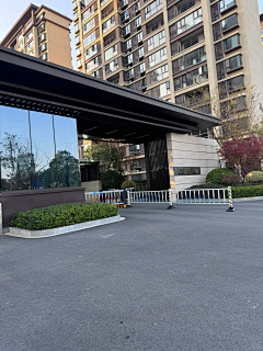 是小胖采集到小区门口