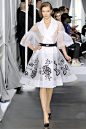 Dior Spring 2012   裙子的故事 关注@MZ教你完美搭配 #名模# #优雅# #时尚#