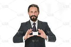 调用这个号码。请随时联系我。商人开心的握着塑料空白白卡。商人携带名片。定制设计，使您的卡独特。名片设